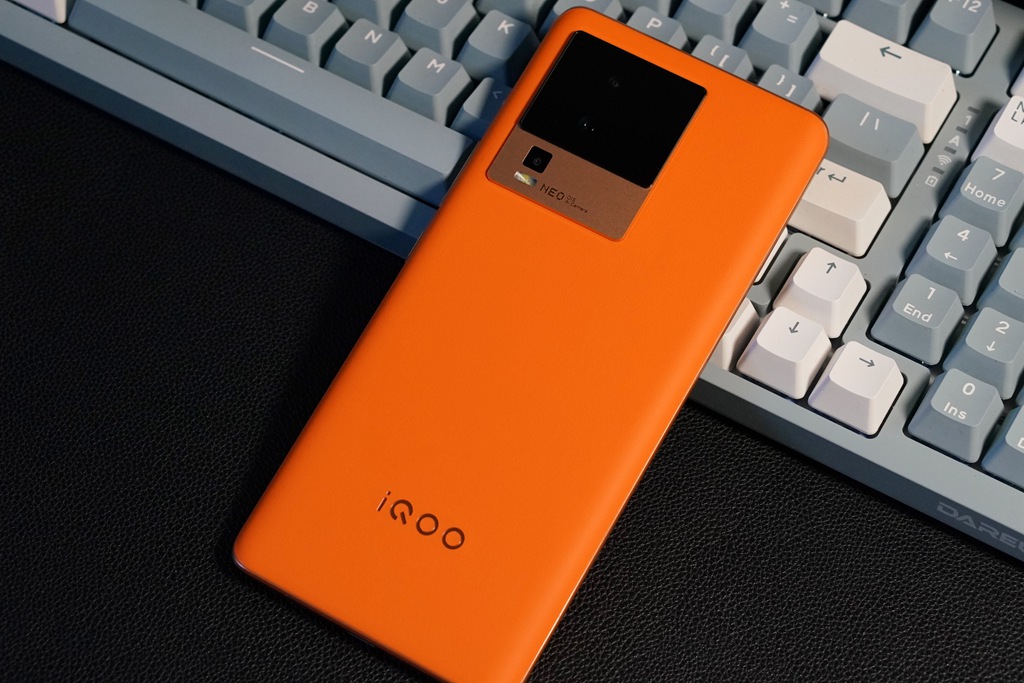iQOO Neo7：性能鐵三角，打造新一代“水桶機皇”！